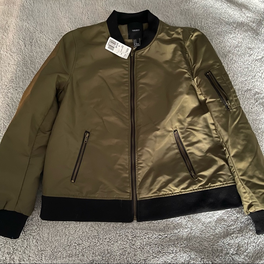 Brand New Forever 21 | Medium | Olive | Bomber jacket
